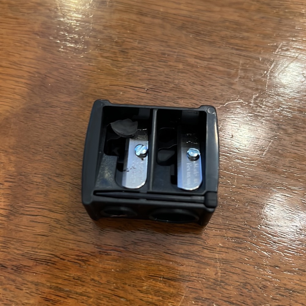 NARS makeup sharpener - Picture 2 of 2